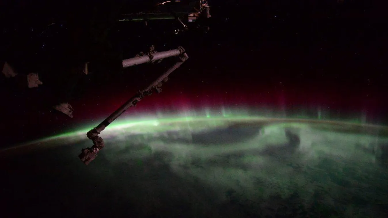 ISS északi fény, Canadarm 