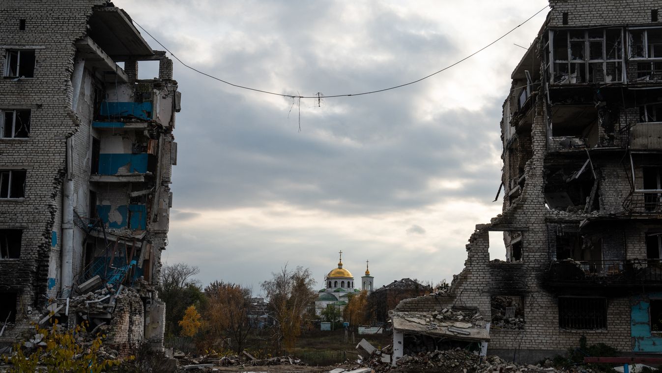 Life continues in the retaken city of Izyum Russia-Ukraine war ,church,Destroyed,Izyum,Ukraine,war Horizontal, orosz-ukrán háború, Ukrajna, Izjum 
