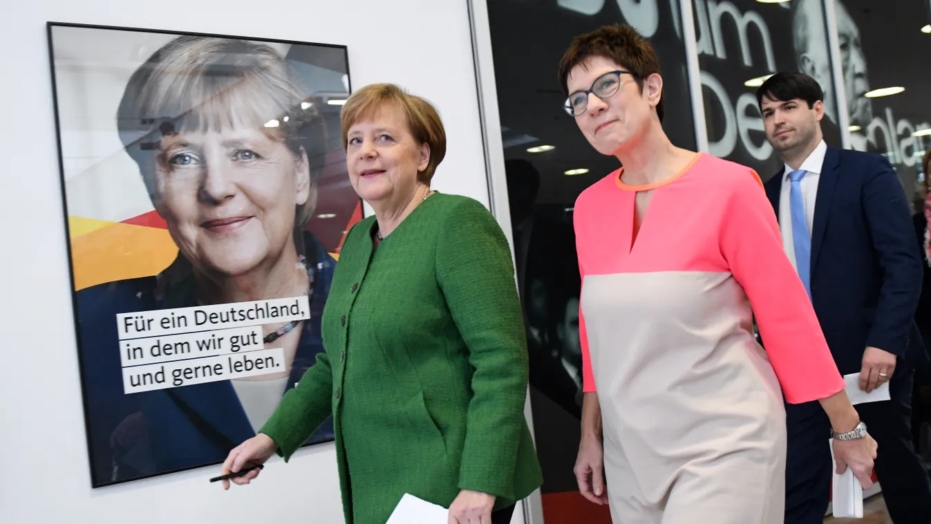 Annegret Kramp-Karrenbauer, Angela Merkel 