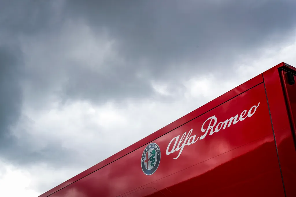 Forma-1, Alfa Romeo Racing logo, Brit Nagydíj 