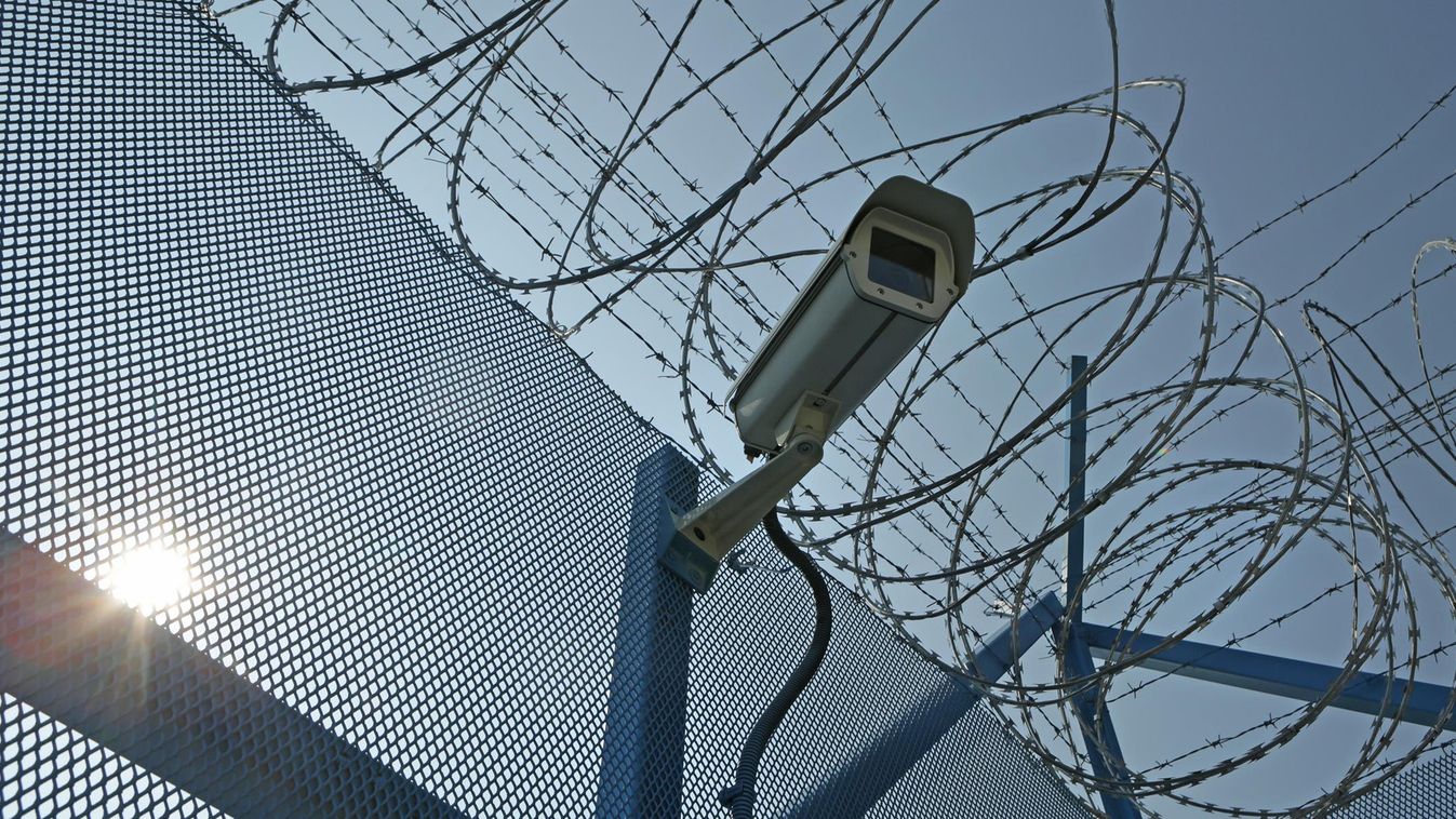 Martonvásári börtön kerítés szögesdrót
Közép-Dunántúli Országos Büntetés-Végrehajtási Intézet 