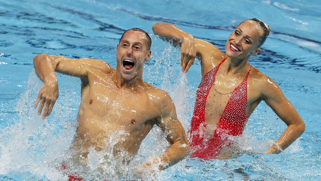 amerikai Bill May és Christina Jones a szinkronúszó vegyes páros, döntő, a kazany, vizes világbajnokság, Kazany, vizes VB 