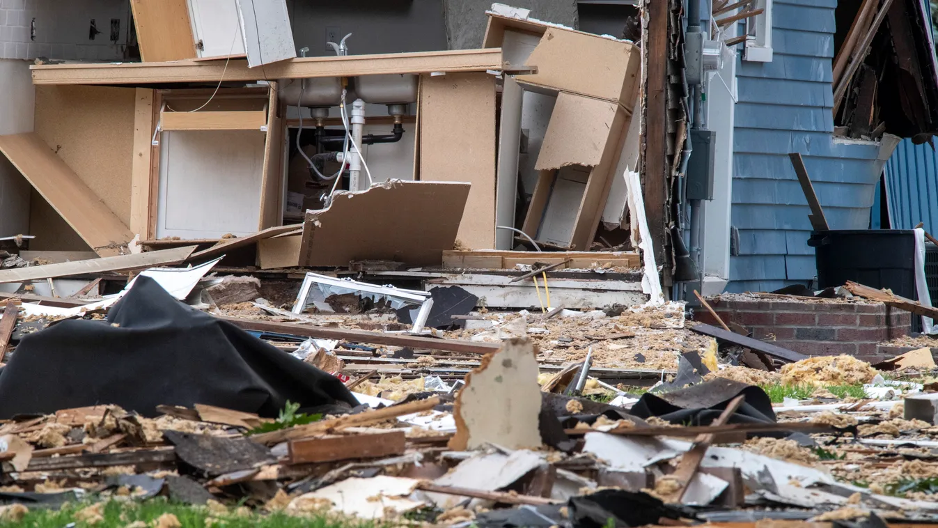 Evansville, 2022. augusztus 11.
Lakóház romjai egy robbanást követően az Indiana állambeli Evansville-ben 2022. augusztus 10-én. A detonációban legkevesebb hárman életüket vesztették, és több ház megrongálódott a környéken. A sérültek száma egyelőre nem i