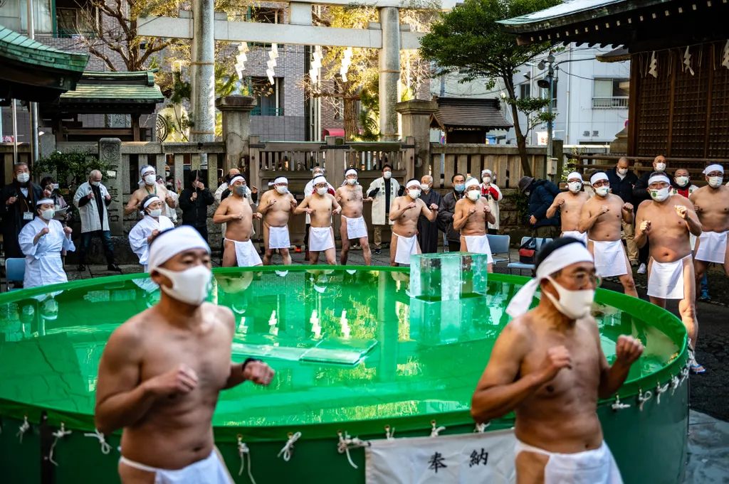 Teppozu Inari Shrine Japán jeges fürdő sintó megtisztulás 
