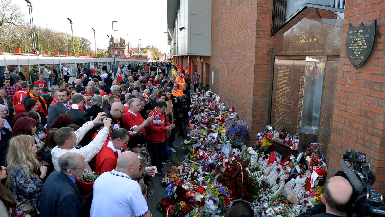Hillsborough-tragédia, megemlékezés a stadionnál 