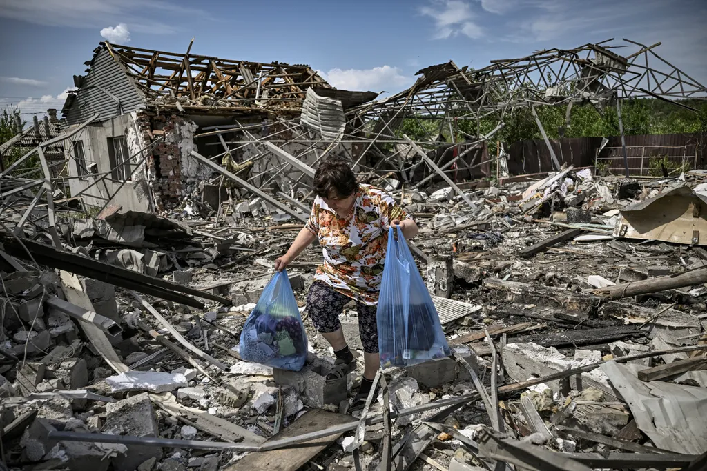 ukrán válság 2022, ukrajna, ukrán, orosz ukrán konfluktus, háború, Szlovianszk, pusztítás 