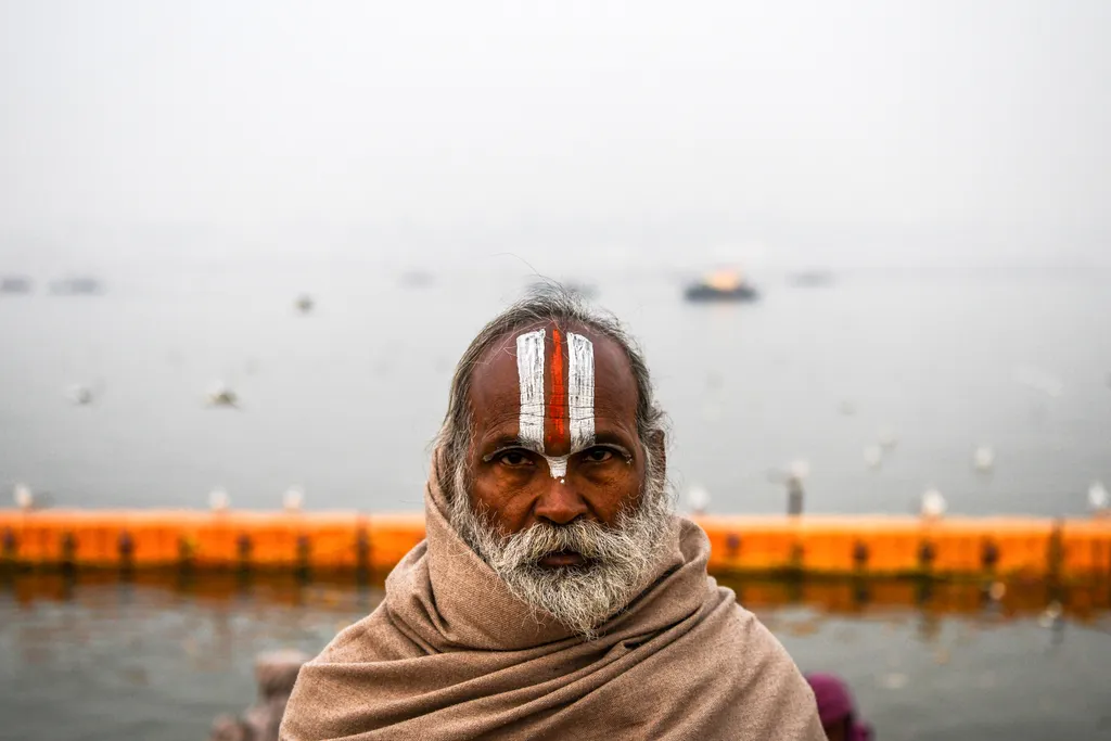 religion Hinduism KUMBH MELA Horizontal SADHU BEARD PORTRAIT AND POSE CLOSE-UP HEADSHOT 