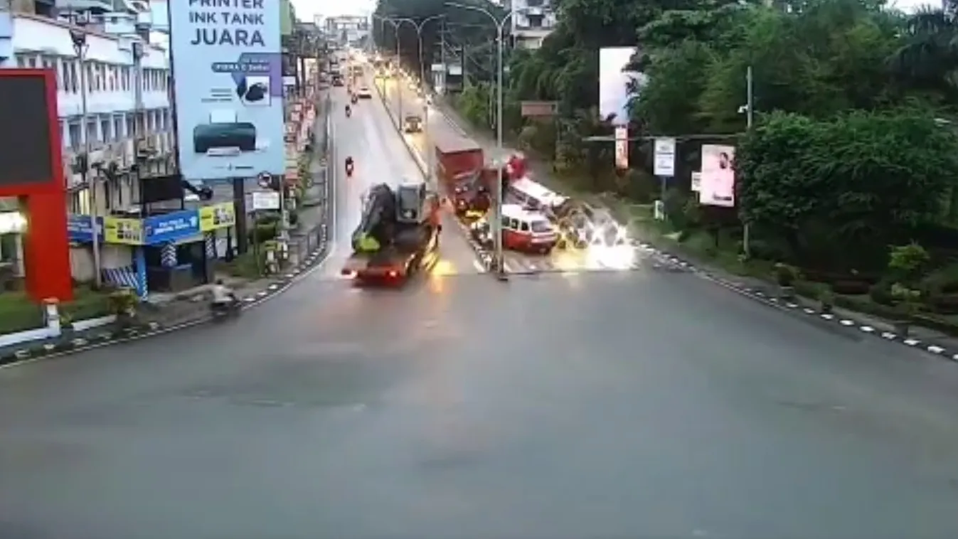 baleset, Indonézia, Muara Rapak, Balikpapan, konténerszállító teherautó 