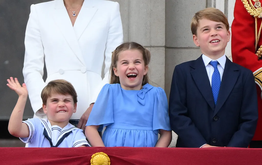 Lajos herceg,  II. Erzsébet brit uralkodó trónra lépésének 70. évfordulója, grimasz, mókás, mókázás, vicces, kisfiú, gyermek, gyerek 