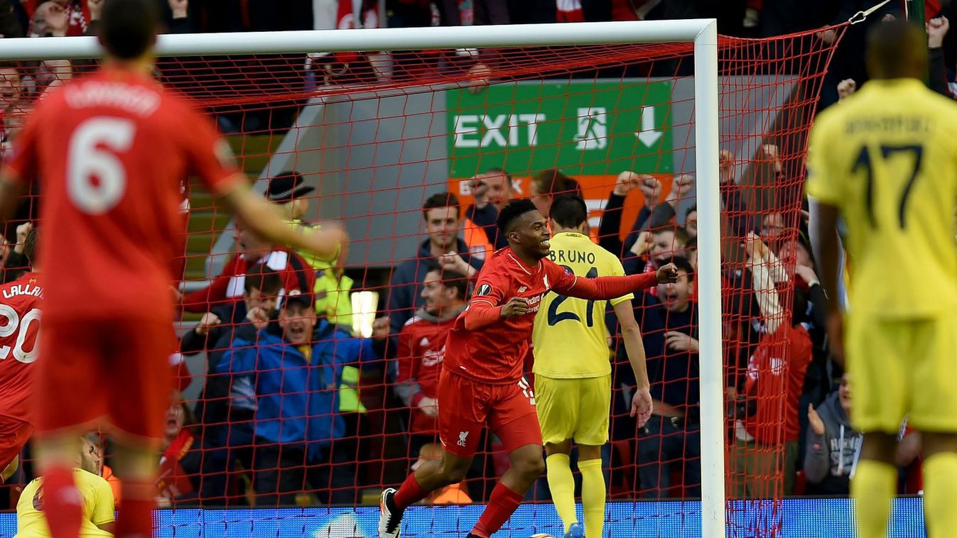 Daniel Sturridge, az angol Liverpool játékosa (k), miután gólt szerzett a spanyol Villarreal ellen a labdarúgó Európa Liga elődöntőjének visszavágó mérkőzésén a liverpooli Anfield Road-i Stadionban 
