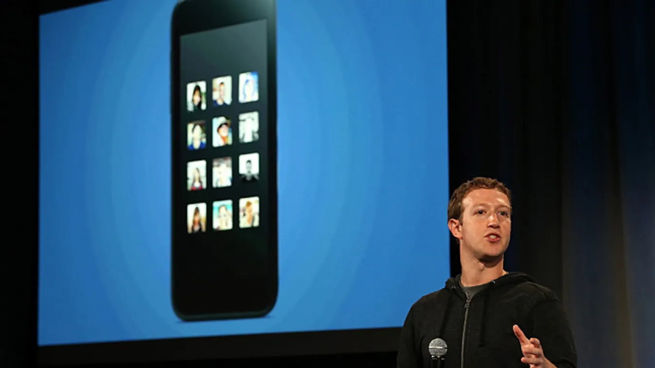 Mark Zuckerberg beszél a Facebook központjában tartott sajtótájékoztatón a kaliforniai Menlo Parkban 