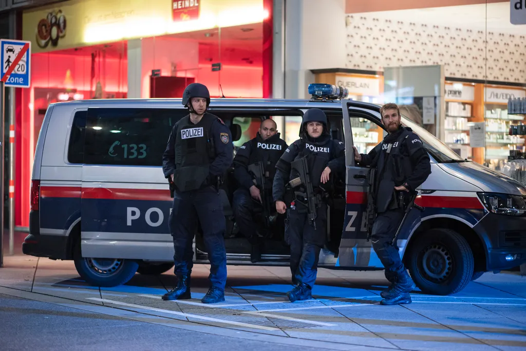 Bécs, lövöldözés, terrortámadás, terror 