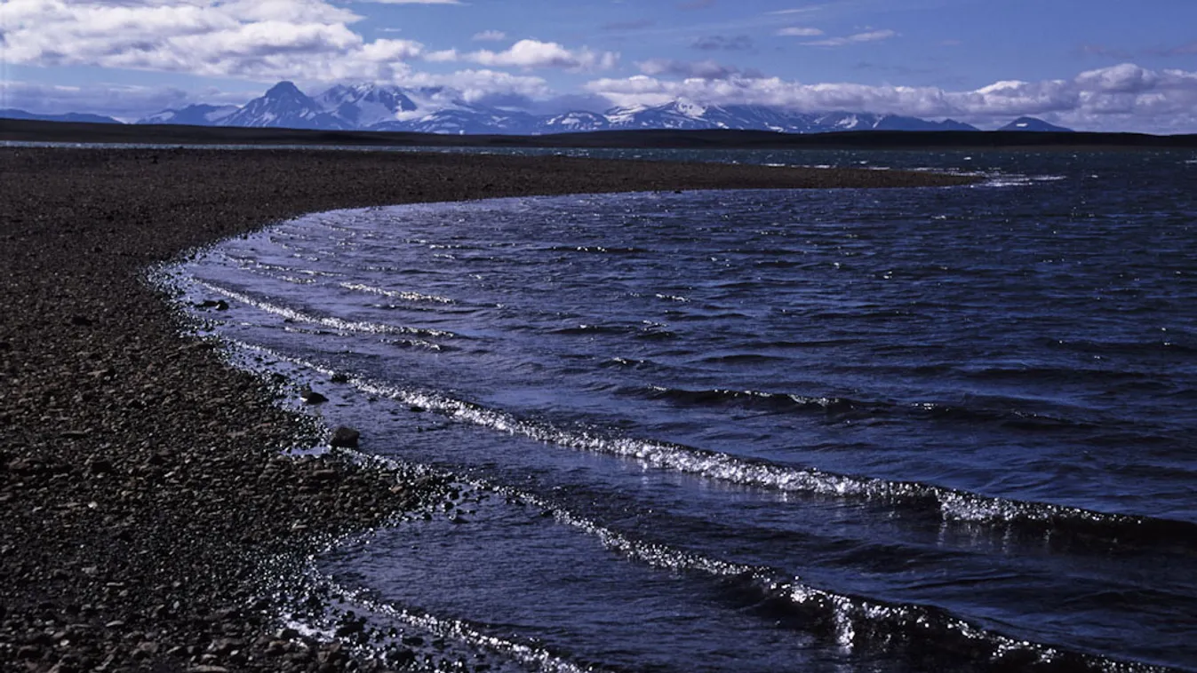 Ember nélküli Föld, Izland, tó egy, a sziget belsején elterülő lávamezőn 