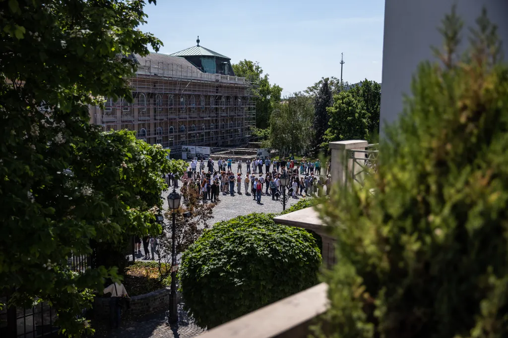 Novák Katalin köztársasági elnök, Sándor-palota bejárás, 2022.05.14. 