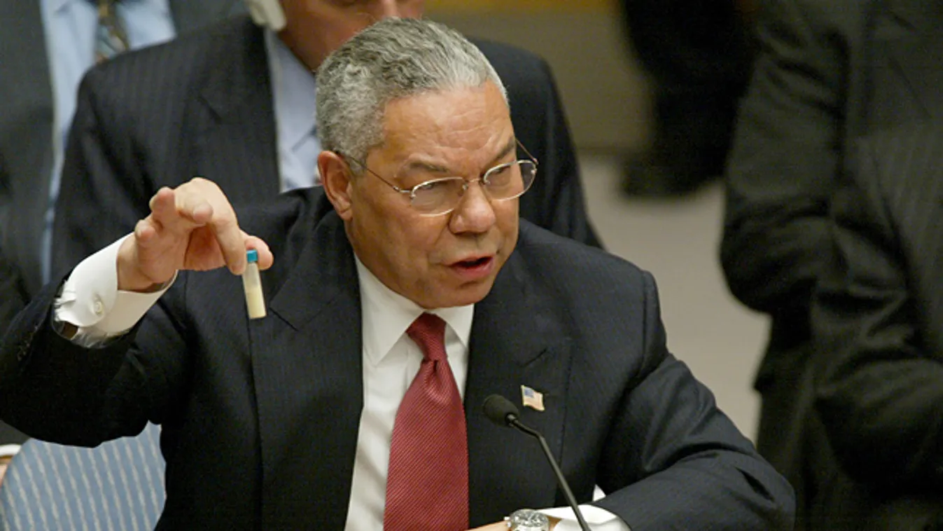 Colin Powell amerikai külügyminiszter, egy anthrax-al teli fiolát mutat, ENSZ, Irak, Curveball 