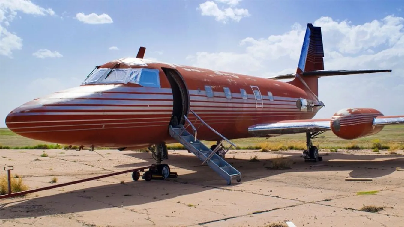 Elvis Presley
Magánrepülőgép 
