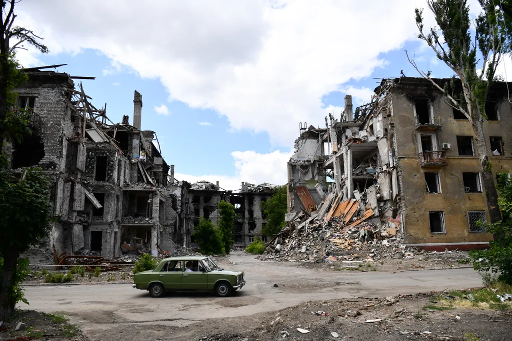 ukrán háború, Ukrajna, válság 2022, ukrajna, ukrán, háború, orosz ukrán konfliktus, rom, romok, épület, donyeck 
