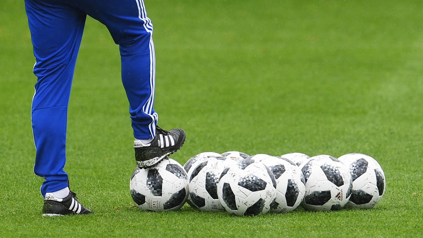 Football. Russian national team holds training session official ball HORIZONTAL adidas Telstar 18 