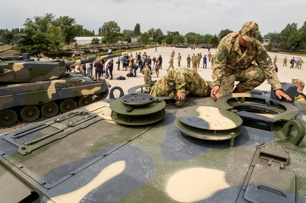 Leopard 2A4HU, harckocsi 