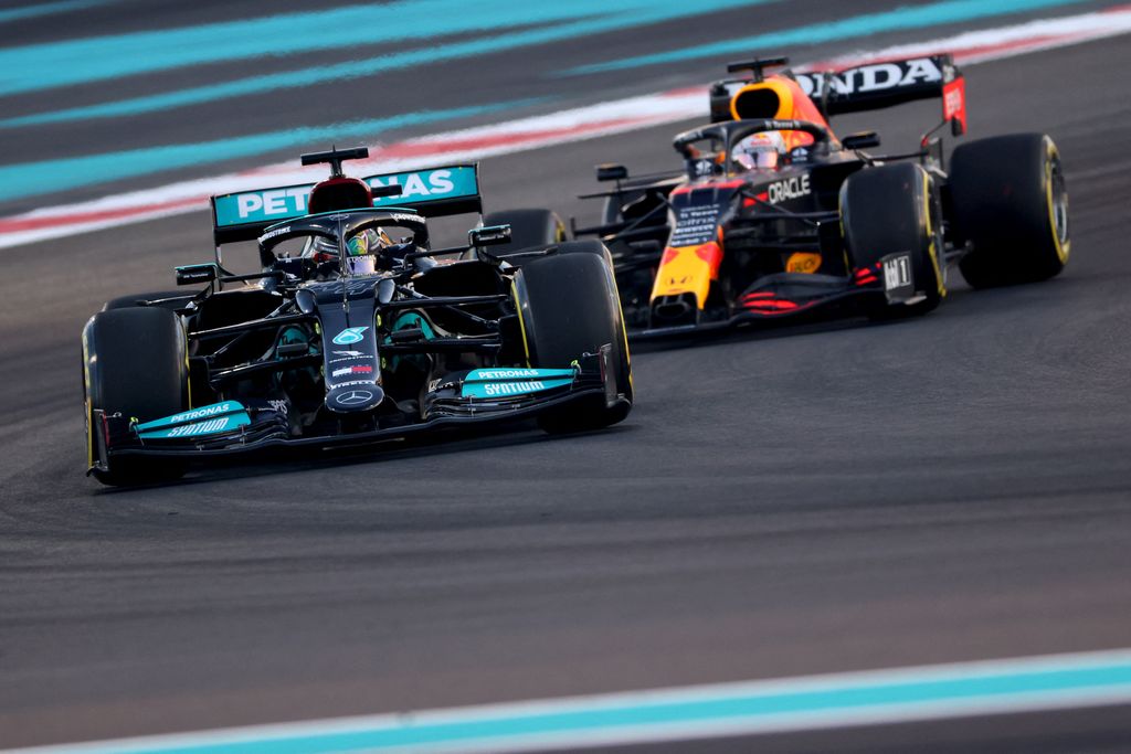 Forma-1, Lewis Hamilton, Mercedes, Max Verstappen, Red Bull, Abu-dzabi Nagydíj 2021, péntek 
