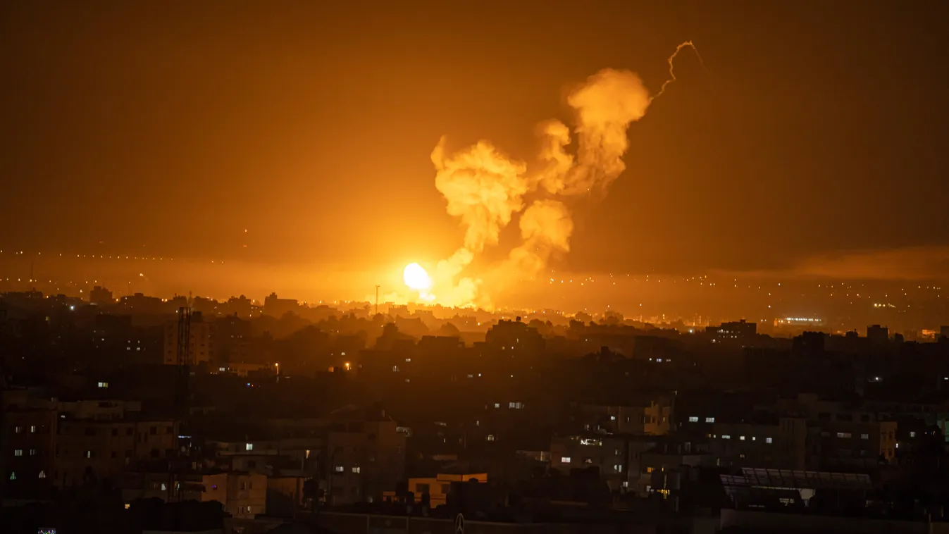Gáza, 2023. április 07.
Az izraeli hadsereg légicsapásokat mér Gázára 2023. április 7-én. Izrael Libanon déli részét célba véve növelte a Gázai övezet elleni csapásokat, válaszul arra a 34 rakétára, amelyet előző nap délután Libanonból indítottak észak-iz