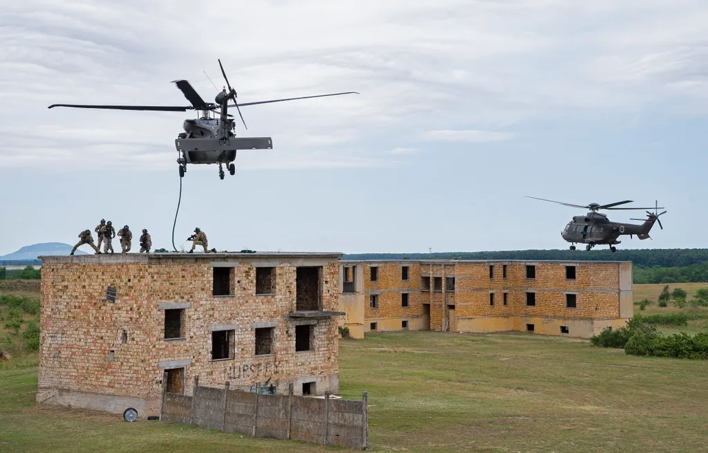 Fire blade 2022 többnemzeti helikopter harcászati gyakorlat 