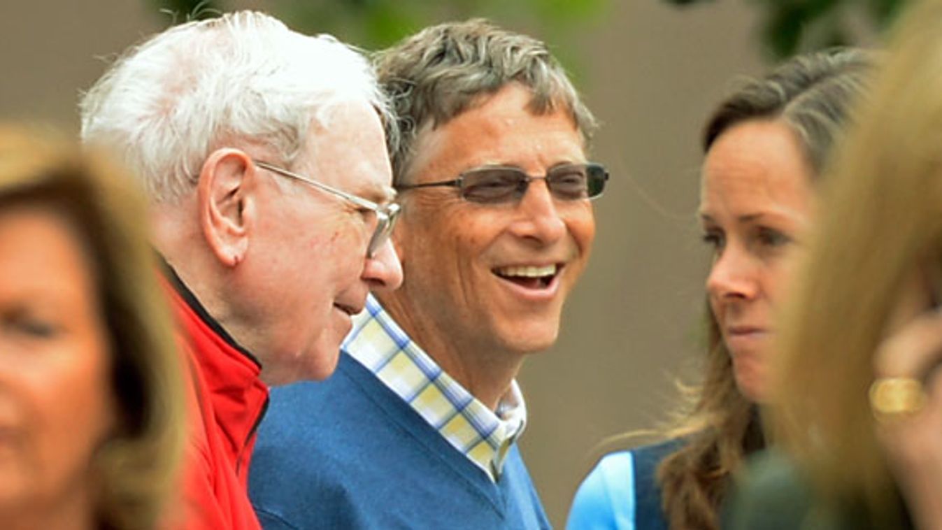 szupergazdagok, Amerika, Bill Gates és Warren Buffett az évente megrendezett Allen & Co. konferencián Sun Valley-ben, 2013. július 11-én. 
