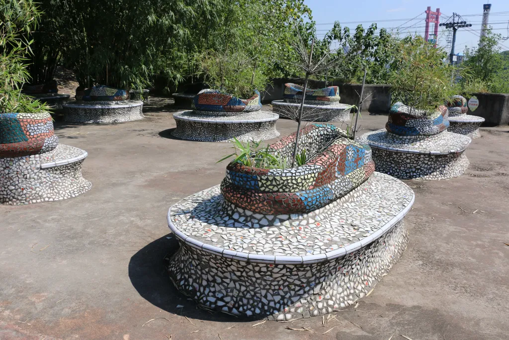 Kína Csungking élménypark nyilvános vécé 