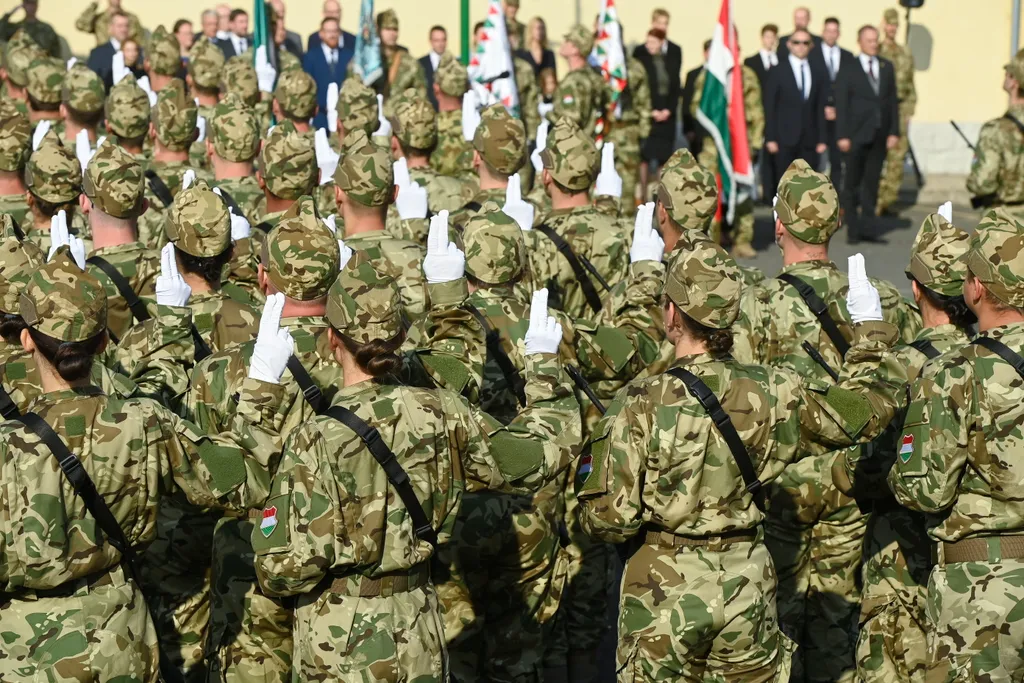 eskütétel, önkéntes katonai szolgálat, katona, katonaság, 2022.10.15., Budapest, Lynx KF41 harcjármű, Petőfi Sándor laktanya 