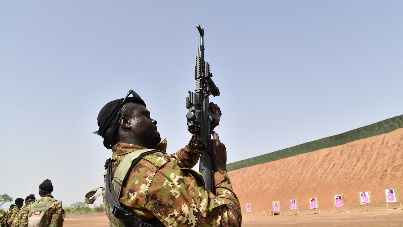 Afrika terrorizmus Száhel, Mali-i katonák, Burkina Faso, anti-terrorista mozgalom, kiképzés 