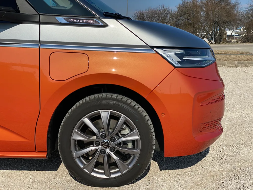 Volkswagen T7 Multivan 1.4 e-TSI teszt (2022) 