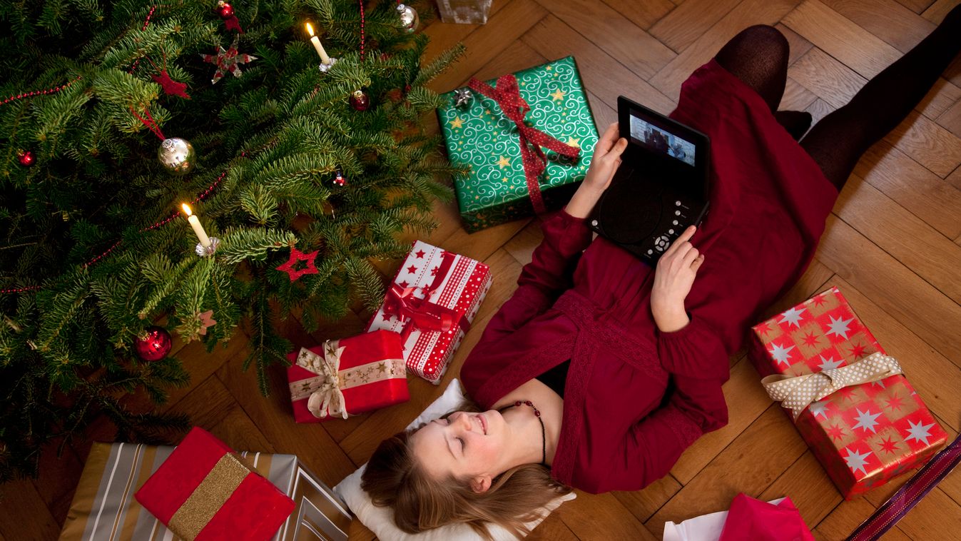 karácsony és távmunka, laptop, karácsony, ünnep, munka, ajándék 