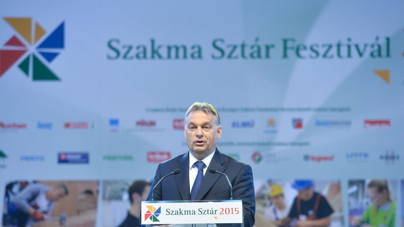 Orbán Viktor Budapest, 2015. április 27.
Orbán Viktor miniszterelnök beszédet mond a VIII. Szakma Sztár Fesztivál megnyitó ünnepségén Budapesten, a Hungexpo Vásárközpontban 2015. április 27-én. A fesztiválon rendezik meg a Szakma Kiváló Tanulója Verseny, 