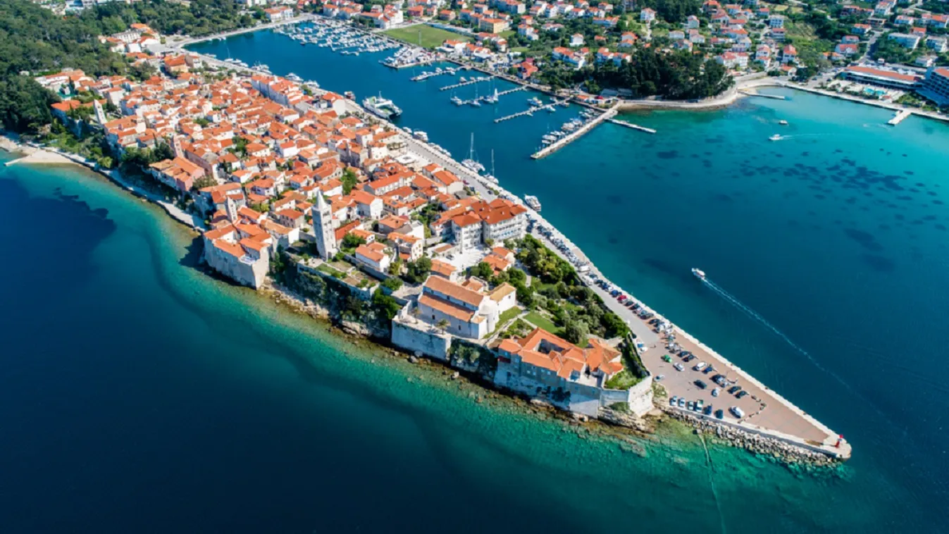 Rab sziget Horvátország tengerpart felülnézet 