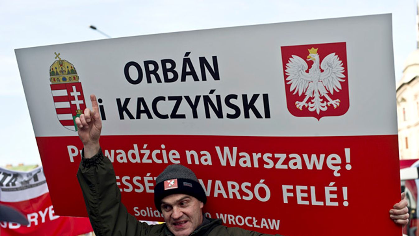 Március 15-i ünnepségek, megérkeztek Orbán lengyeljei 