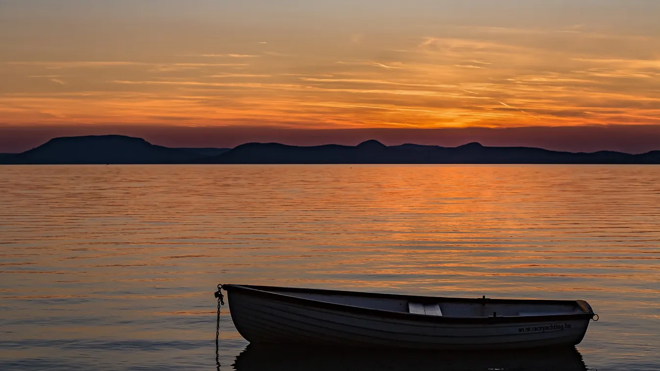 Balaton, csónak, naplemente 