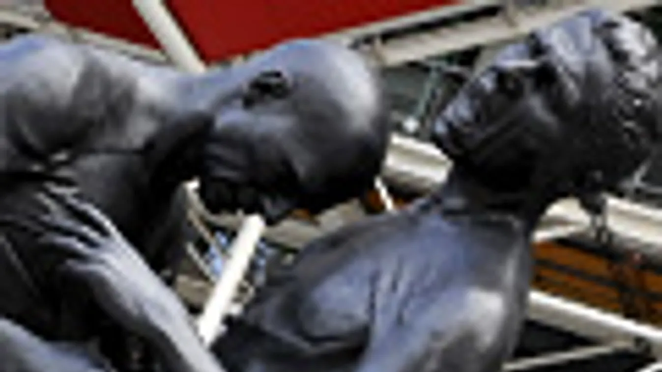 Zidan és Materazzi szobra a párizsi Pompidou center előtt, headbutt, Adel Abdessemed szobra
