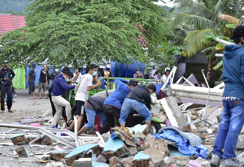 földrengés Indonéziában, Mamuju, 2021. január 15. earthquake Horizontal 