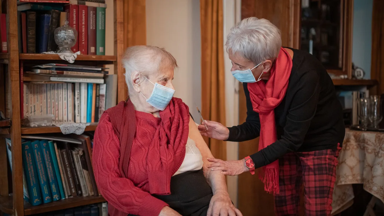 102 éves asszony, koronavírus elleni oltás, II. kerület 