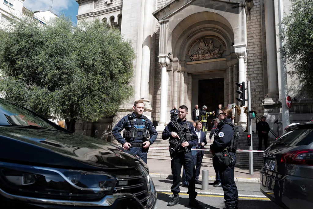 Nizza, Franciaország, késelés, támadás, Saint-Pierre d'Arene templom 