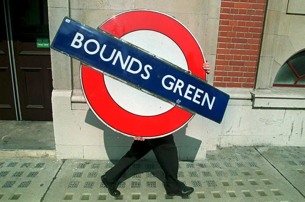 London Underground metró ENGLAND-TUBE AUCTION ENGLAND-TUBE AUCTION Horizontal AUCTION METRO 