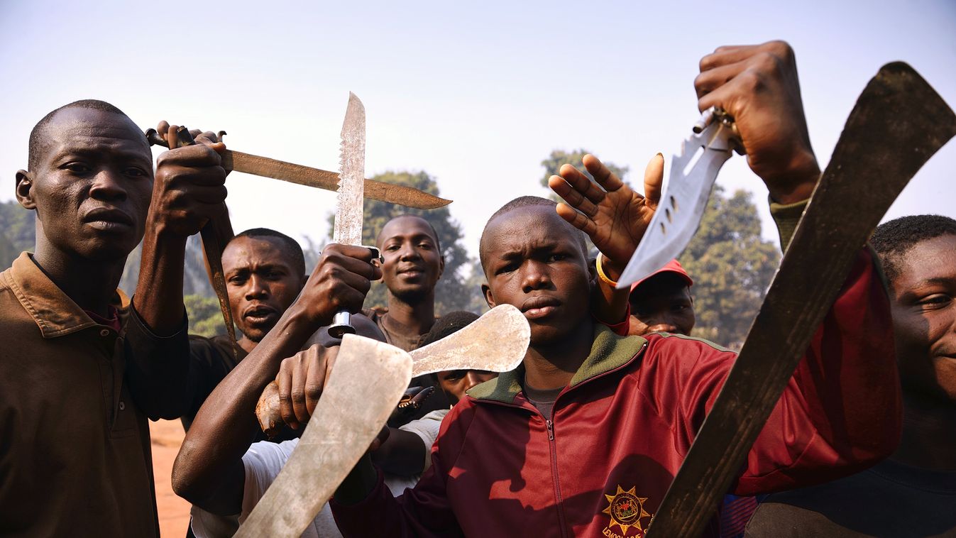 közép-afrikai köztársaság, Bangui, felfegyverkezett lakosok 