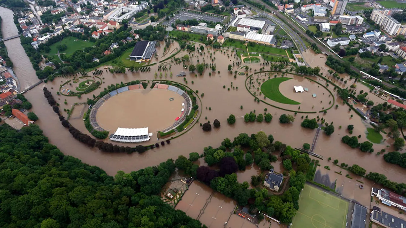 A Barátság Stadion a németországi Gera víz alá került Hofwiesen Parkjában 2013. június 3-án