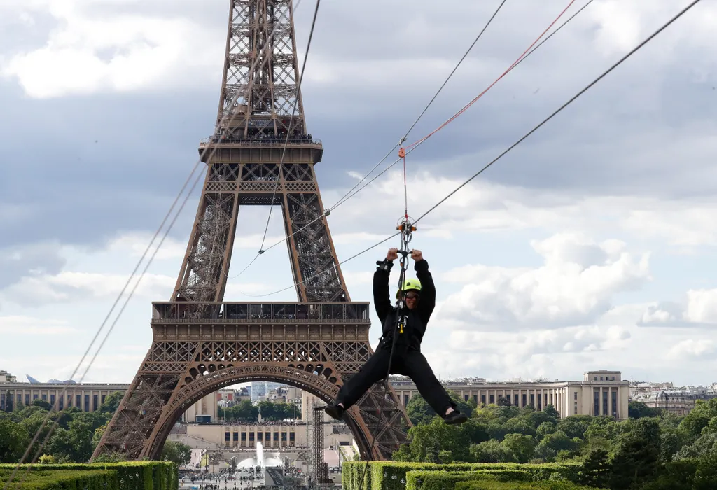 Eiffel-torony drótkötélpálya 