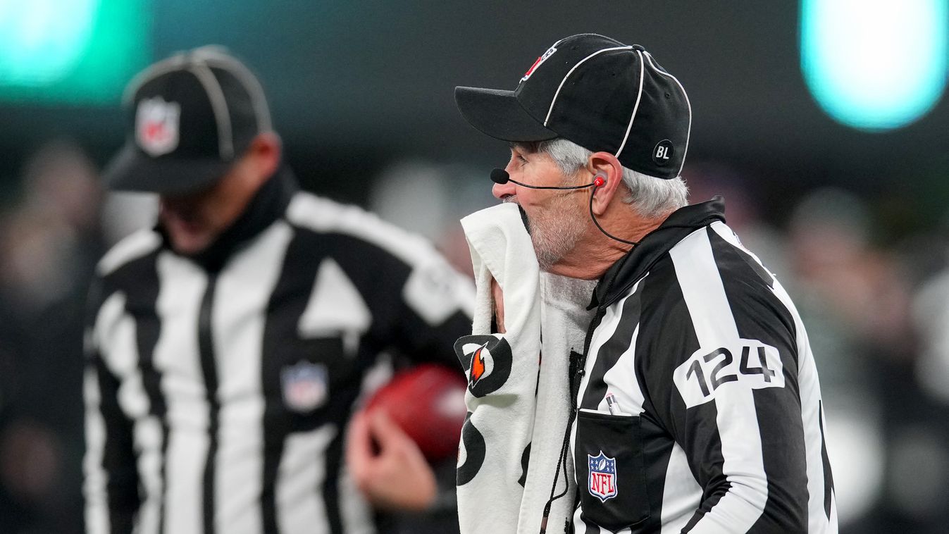 Miami Dolphins v New York Jets GettyImageRank2 Mouth Wiping People Waist Up American Football - Sport USA New Jersey One Person New York Jets Incidental People Photography East Rutherford American Football Referee NFL Miami Dolphins Carl Paganelli The Fac