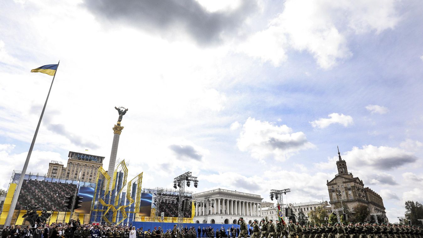 ukrajnai függetlenség napi katonai parádé 