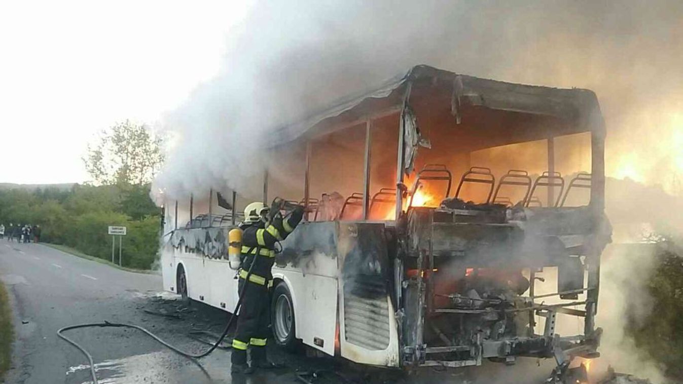 kiégett szlovák busz 