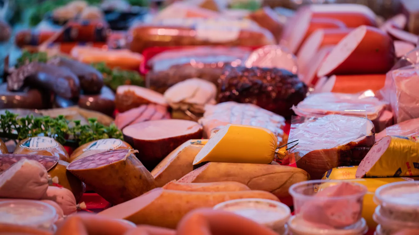 feldolgozott hús Butcher's shop closes down ECONOMY FOOD COMMERCE Handicraft SAUSAGE flesh butcher's meat consumption 