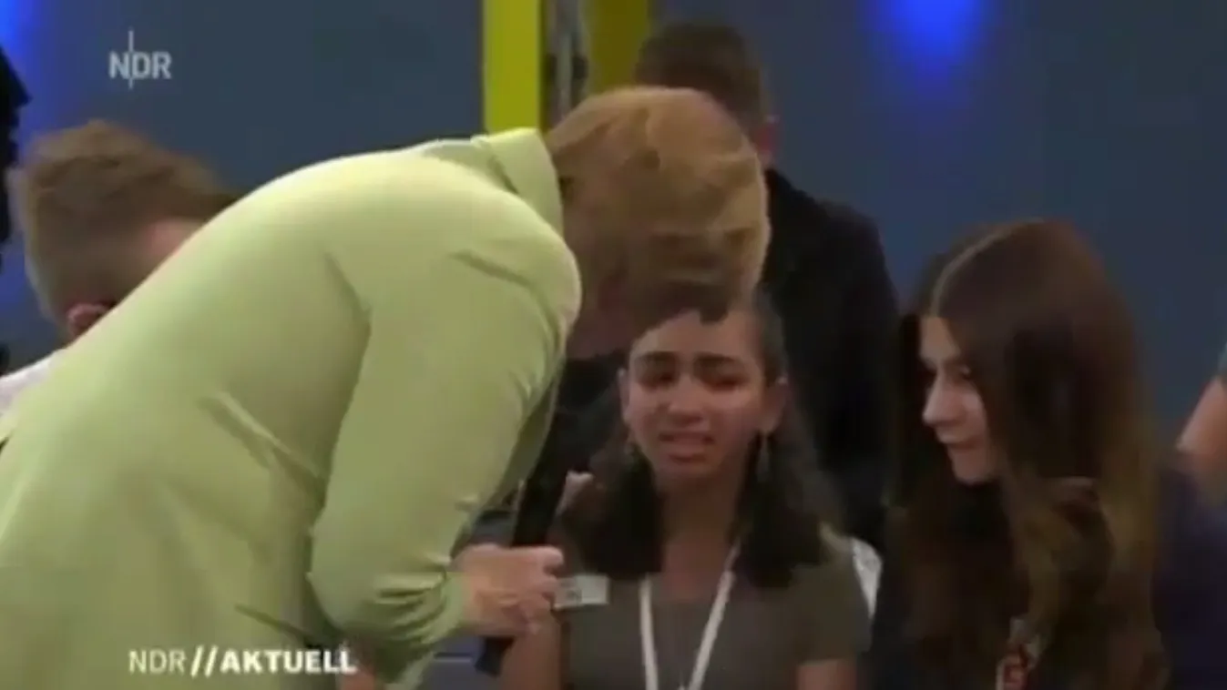 Angela Merkel kislány sírás 