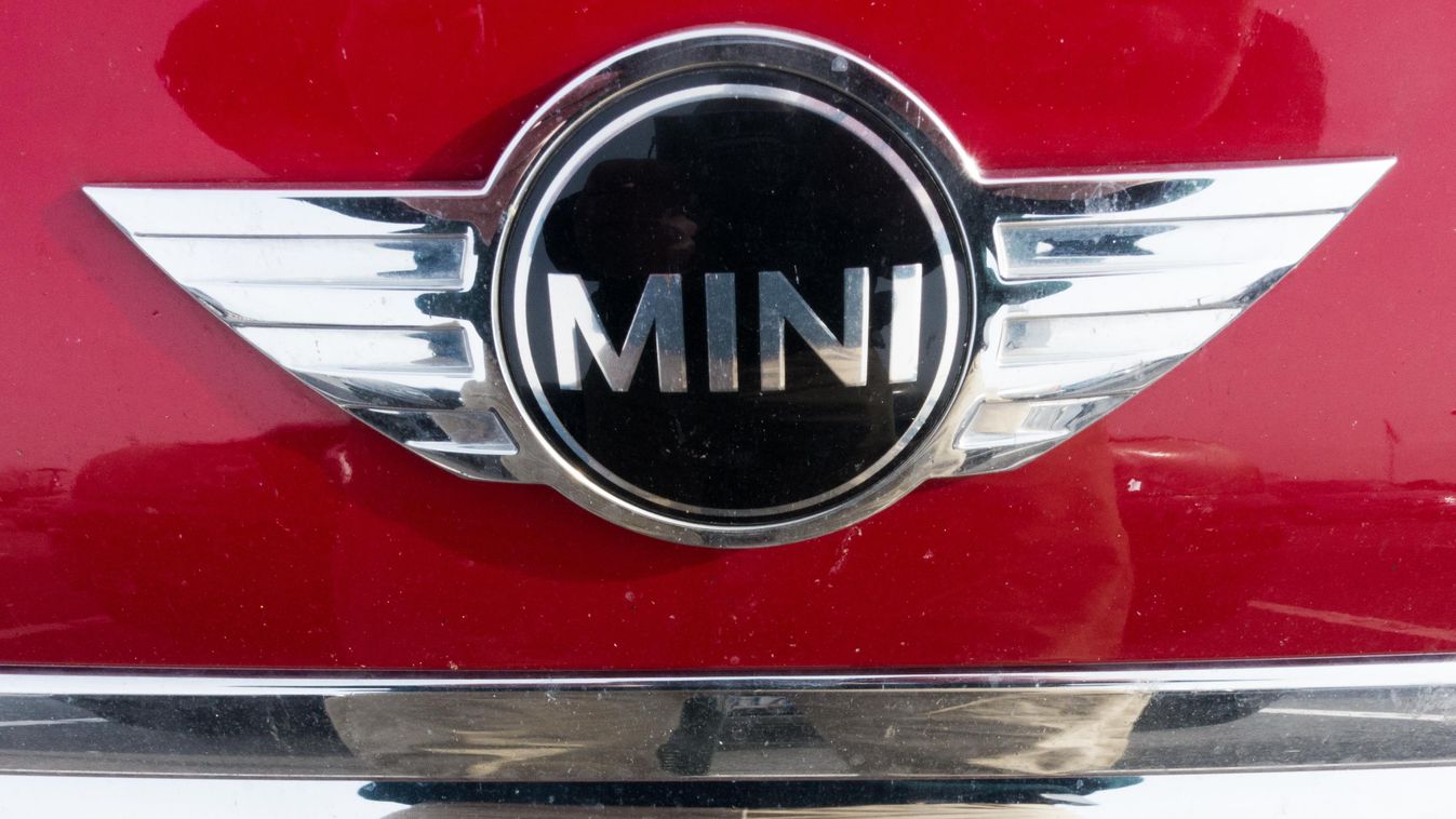 Mini auto logó 